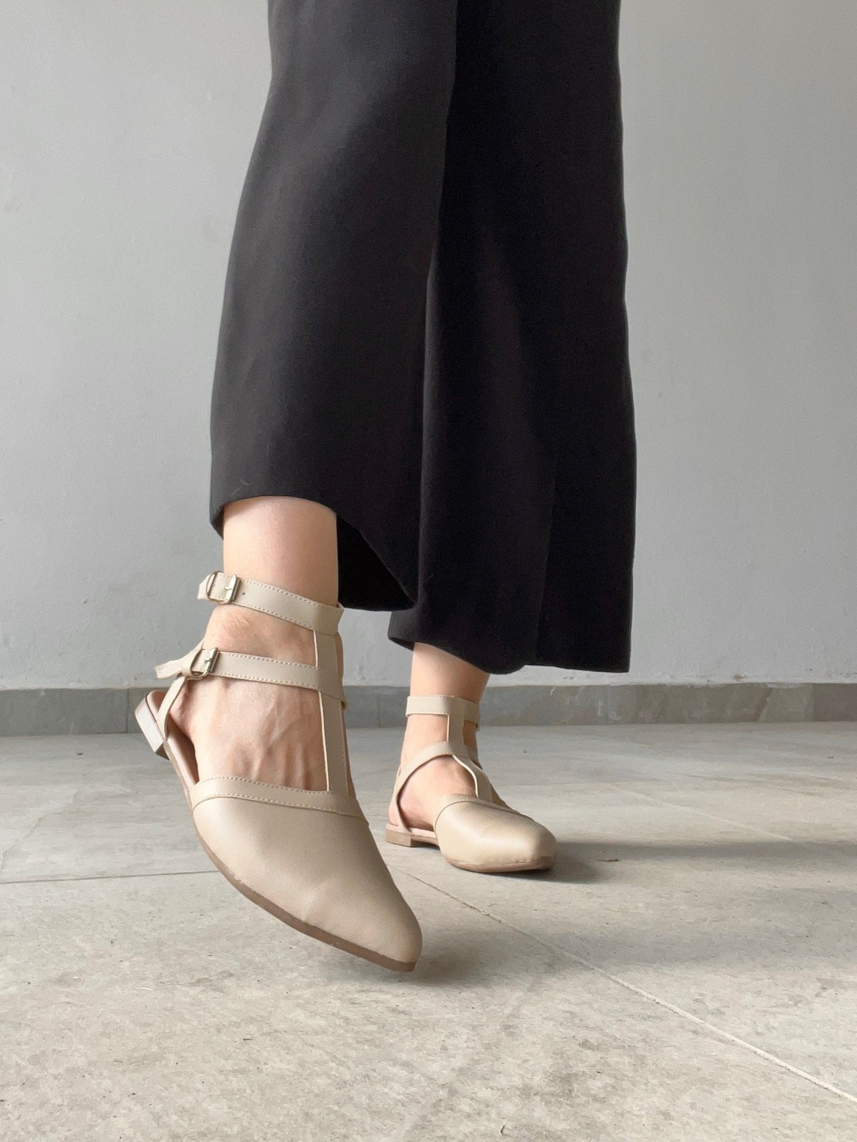 zapatilla piso beige late